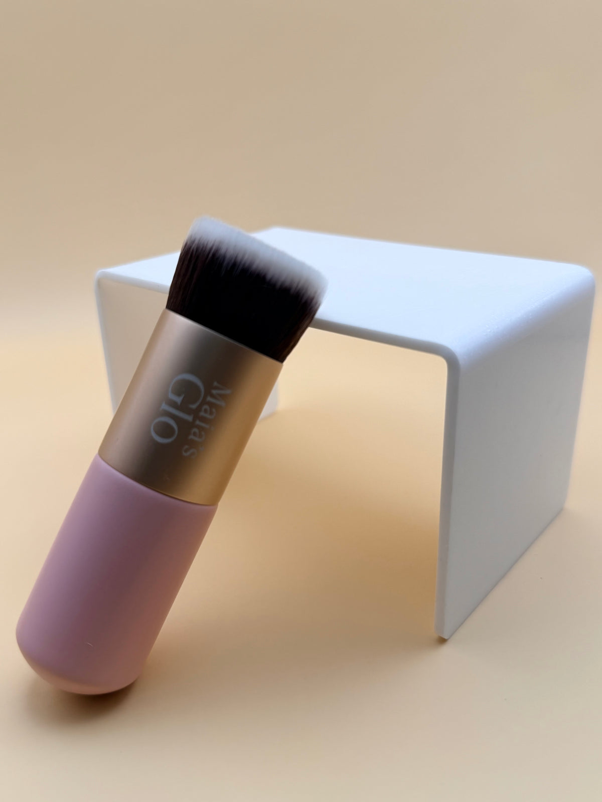 Maia's Glo™ Signature Kabuki Brush
